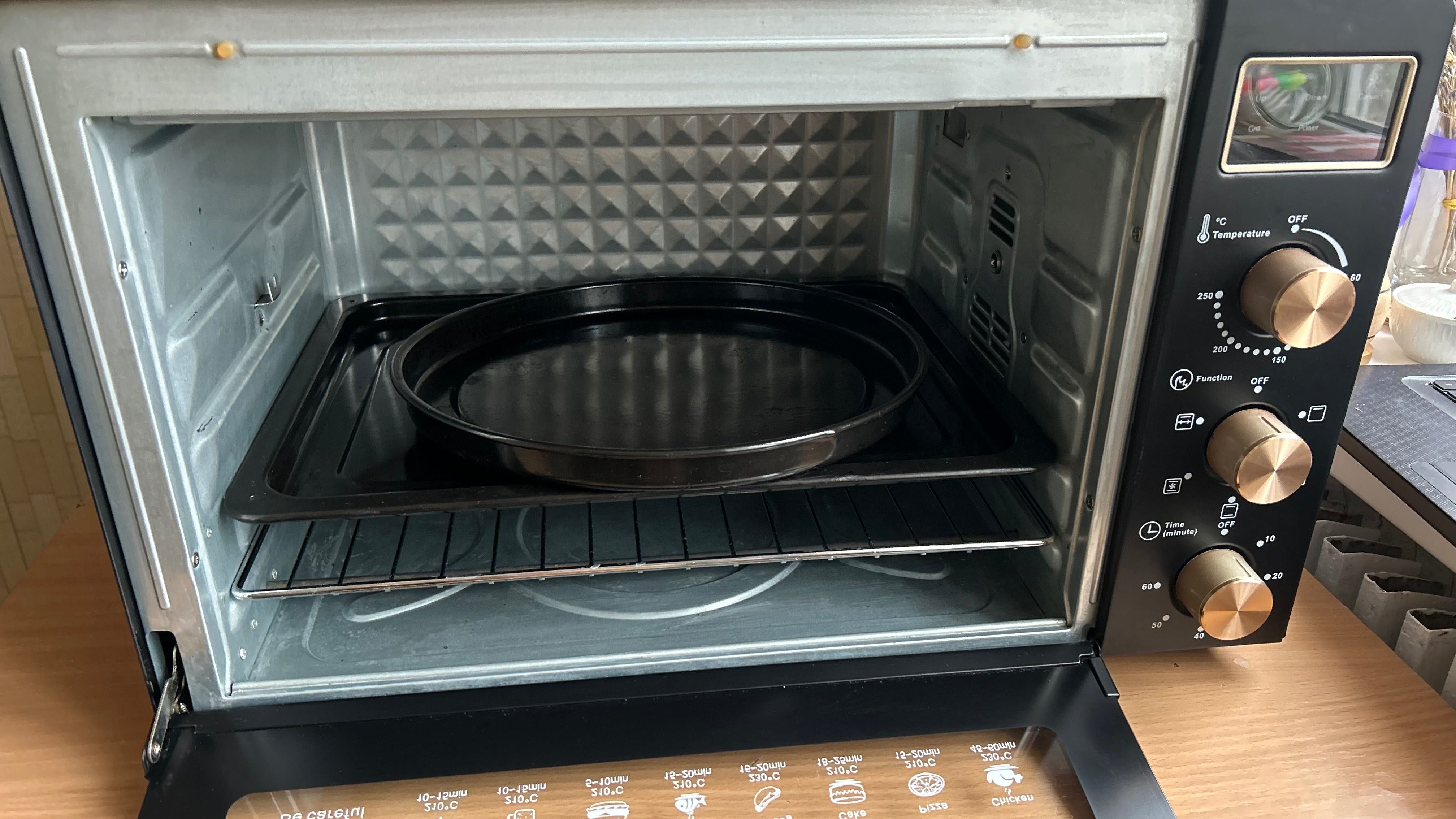 Духовка Vinis 4517
