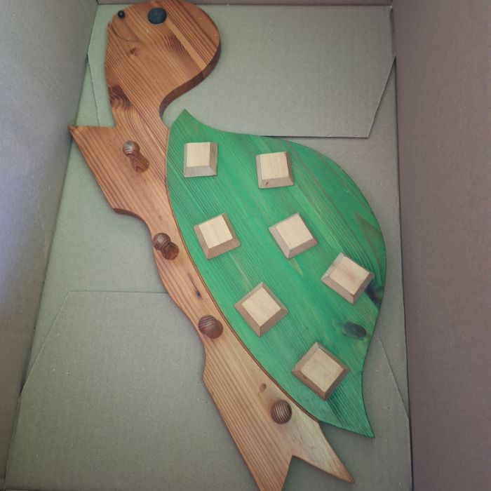 Wieszak drewniany żółw