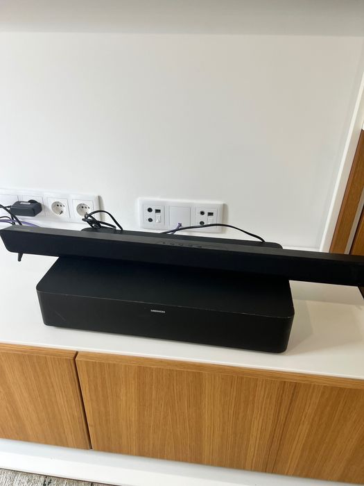 Soundbar com subwoofer