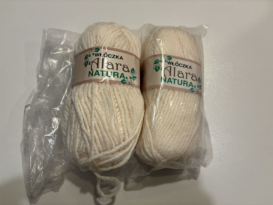 włóczka kremowa 2 sztuki