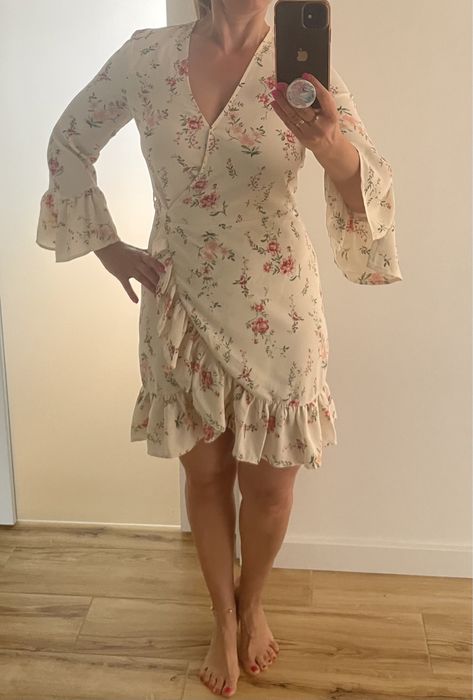 Piękna i romantyczna sukienka