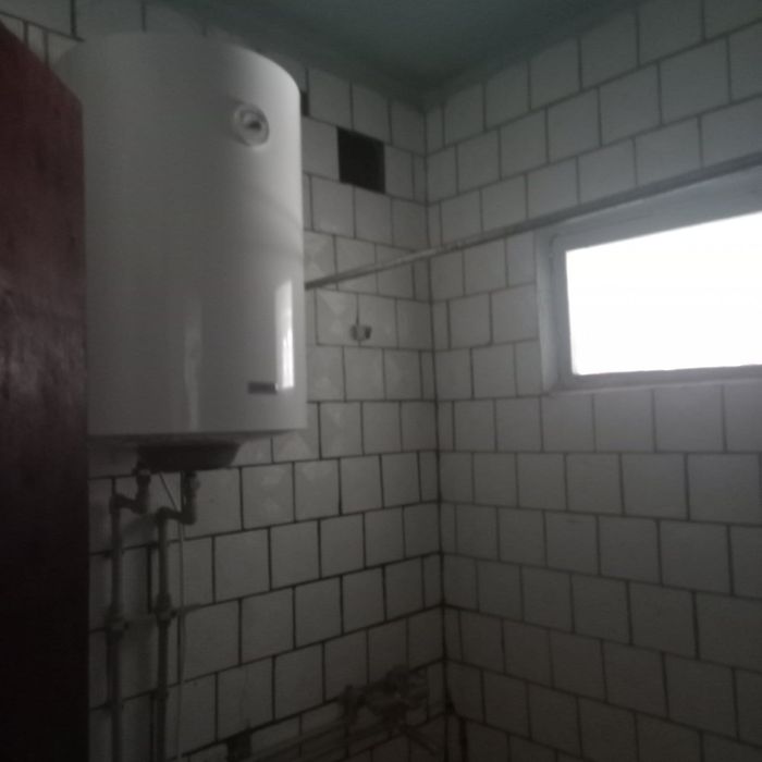 Продам квартиру у двох поверховому будинку