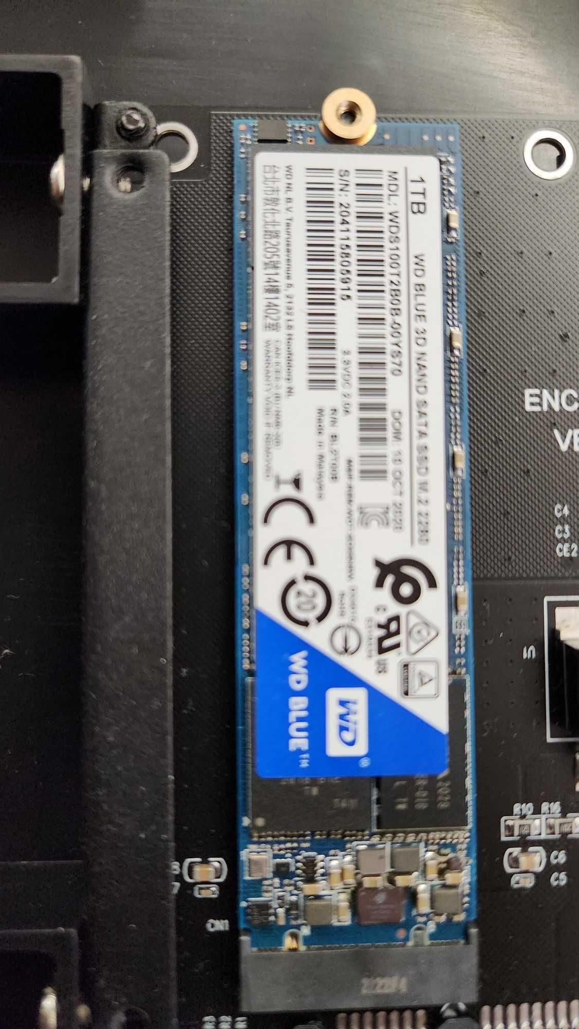 Servidor HP ProLiant 310e Gen 8 V2 8 Ram 2 x 1 TB M2 SSD SATA