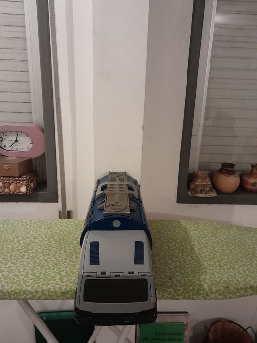 Vendo Camião de Brincar para Criança muito bonito em bom estado