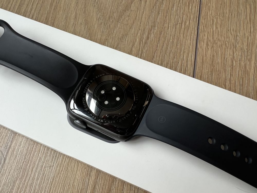 Apple Watch serii 6 44 mm SPACE GRAY GPS w bardzo dobrym stanie!