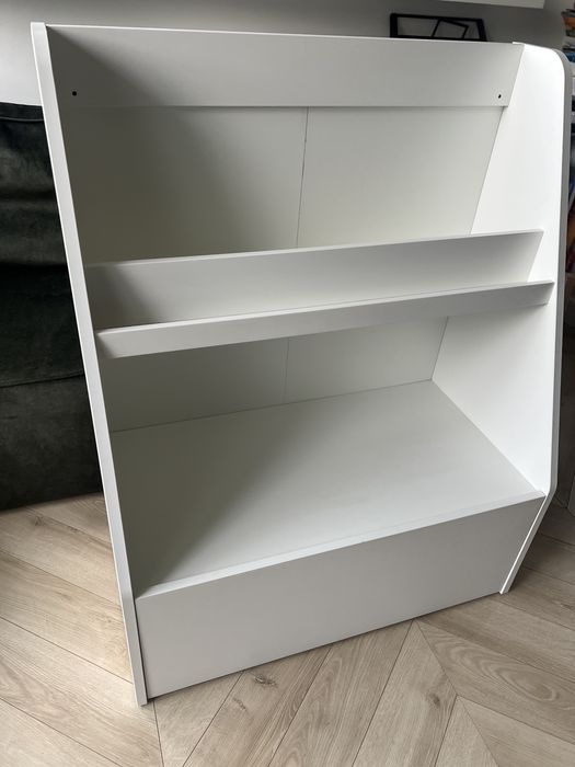 Regał IKEA Bergig na książki dla dzieci