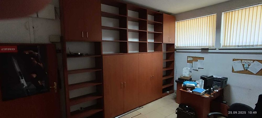 Regał modułowy do biura