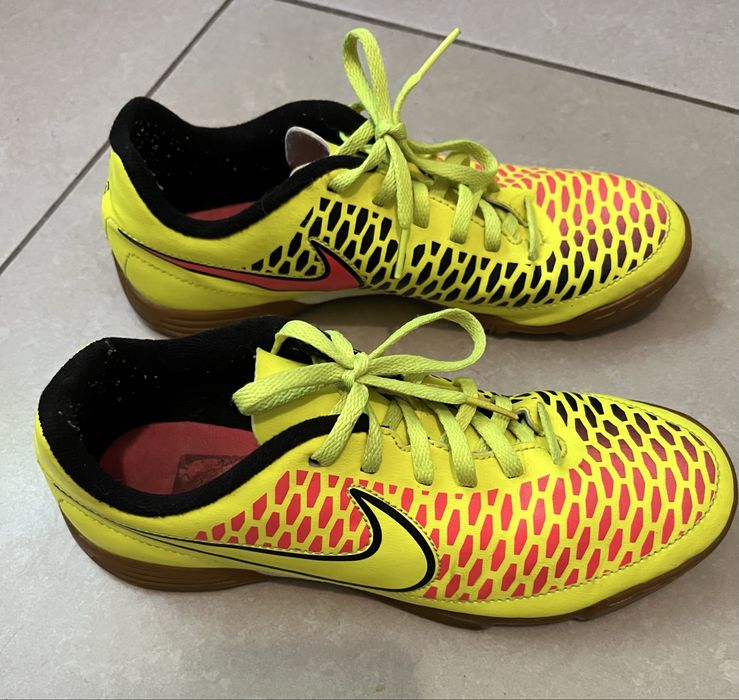 Продам nike для футзала 37,5 (23,5 см)