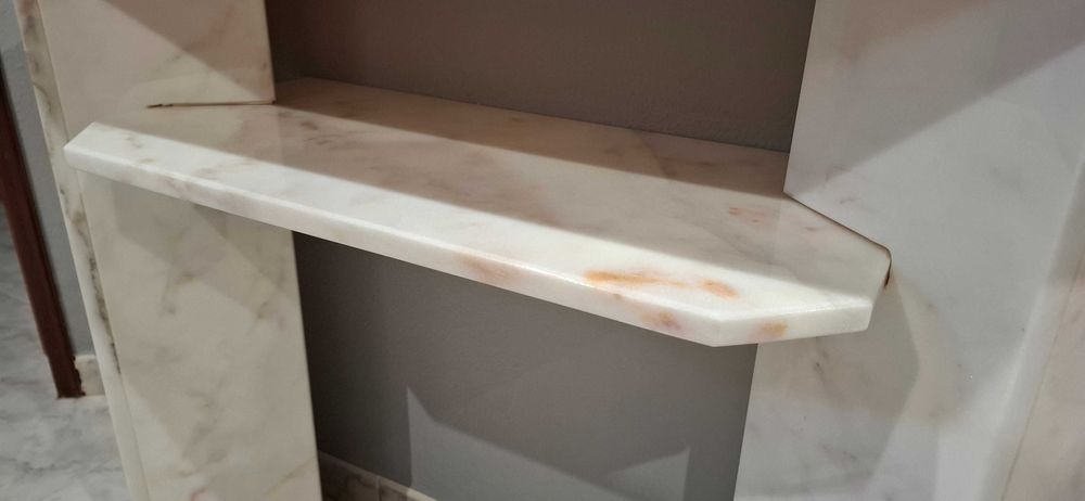 Aparador em marmore