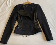 Blazer pele e camurça Guess