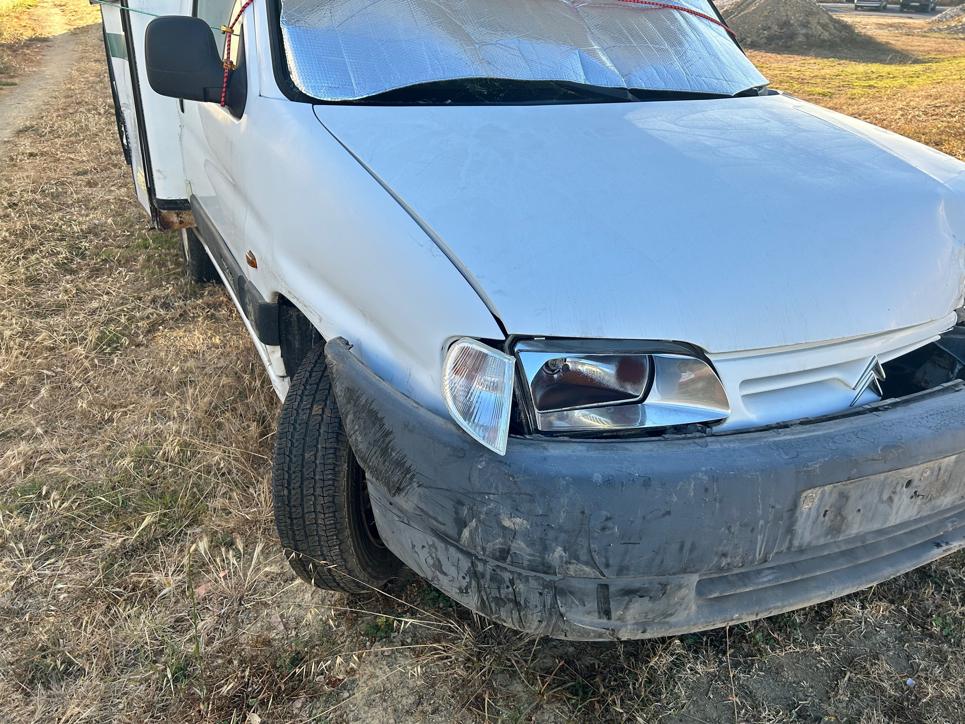 Autocaravana à Venda – Com Danos Após Acidente
