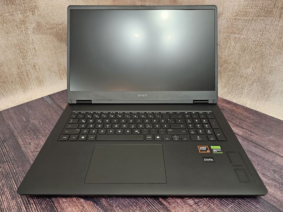 HP Omen 17-db0051ng (Ryzen 5 8645HS/16Gb/RTX 4050/SSD 512Gb/IPS 144Hz)