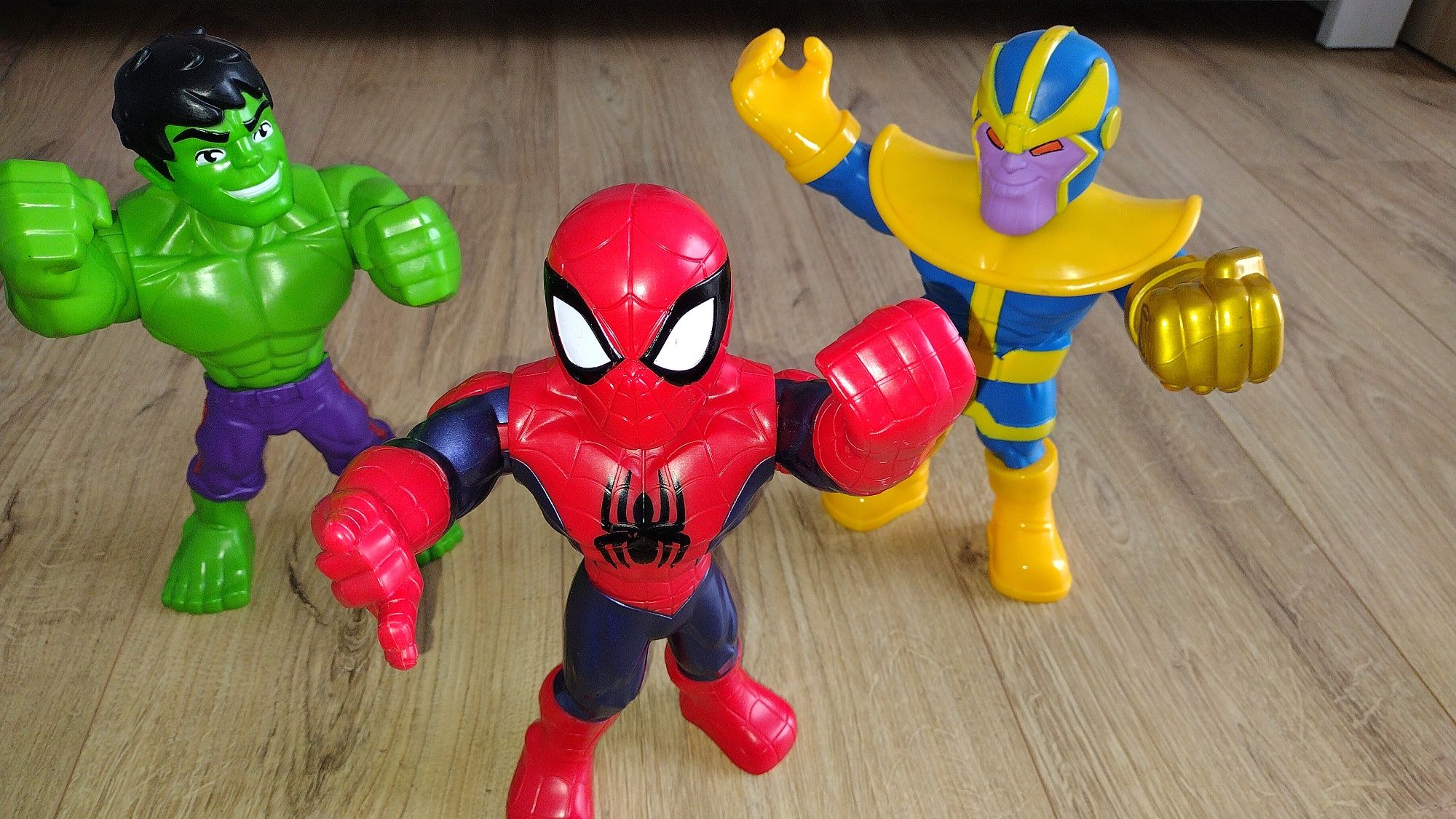 3 figurki duże Spider Mann Avengers Marvel  jak nowe