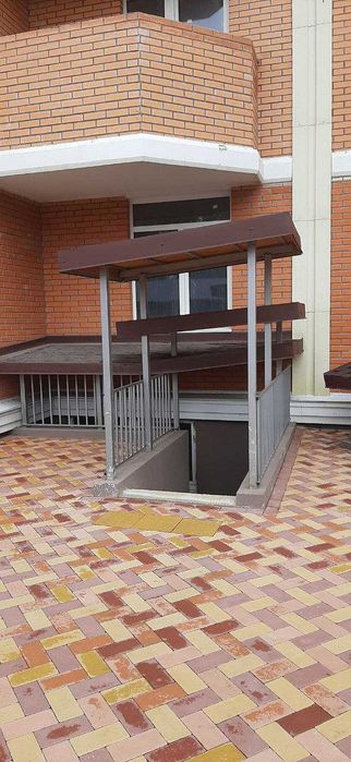 Продам коммерческую недвижимость в ЖК "Real Park" Стикон
