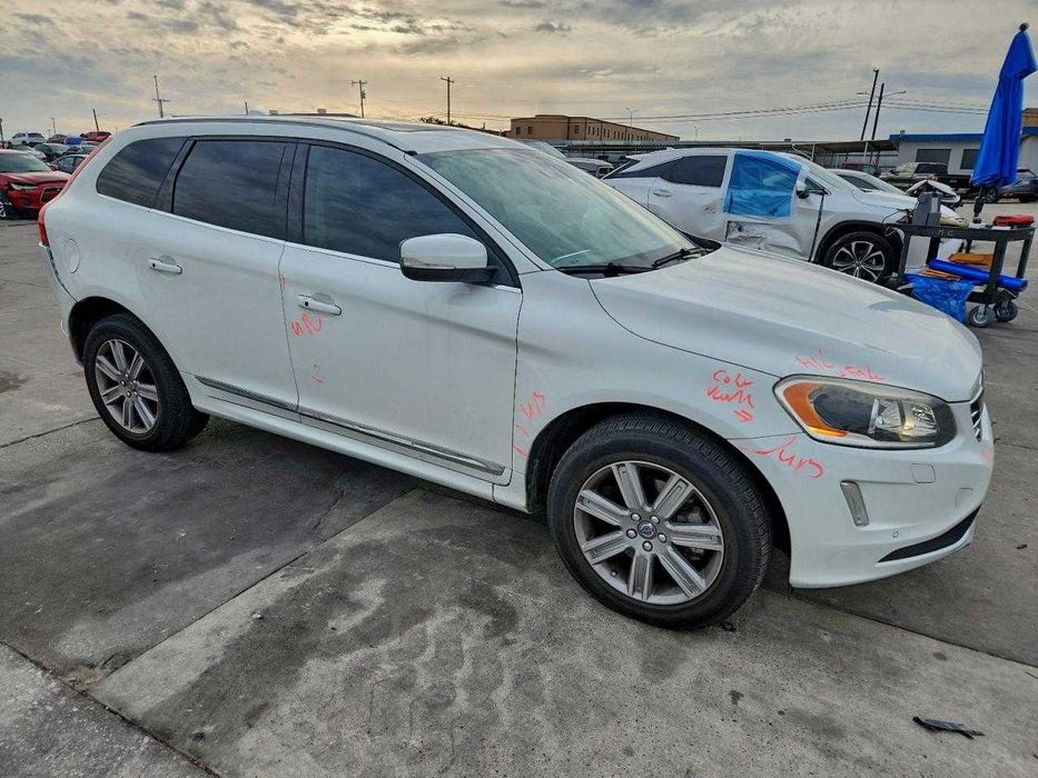 Volvo XC-60 T6 Platinum