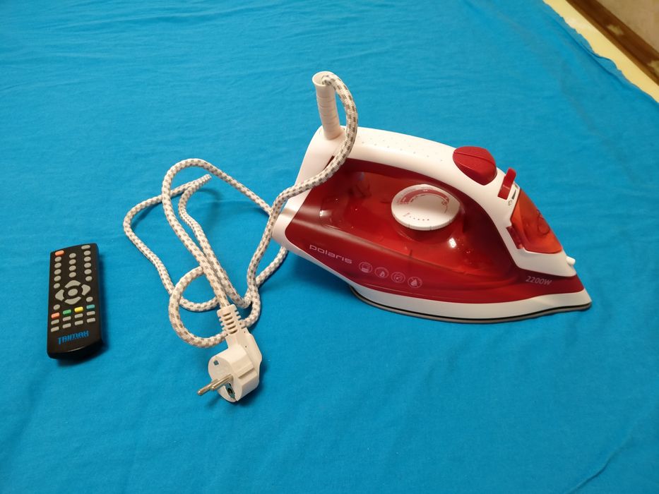 Утюг Polaris PIR 2281K