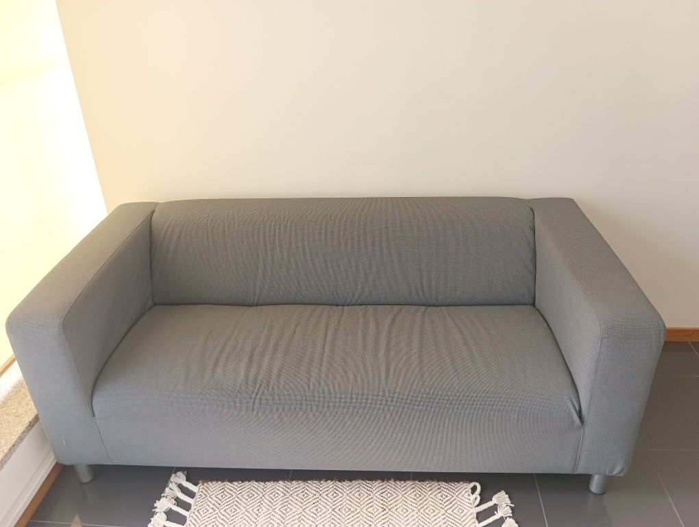 Sofá 2 lugares KLIPPAN IKEA Vissle de cor cinza