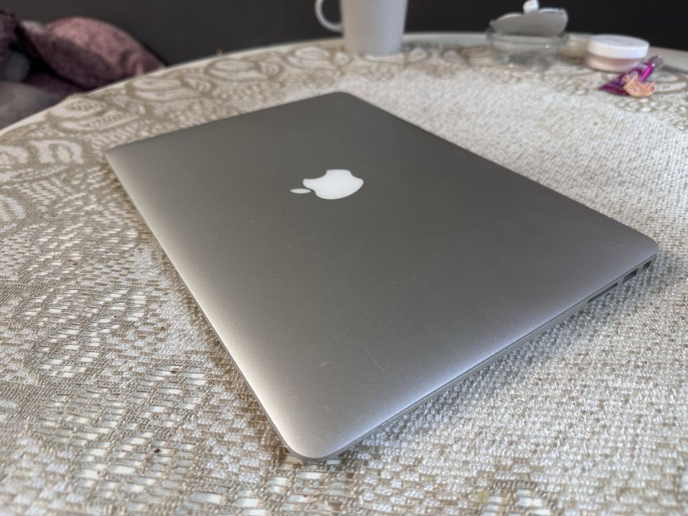 Gwarancja 12 msc Macbook Air 13 i5 128 SSD 4GB super stan
