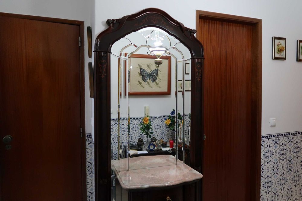 Móvel de Entrada em Mogno