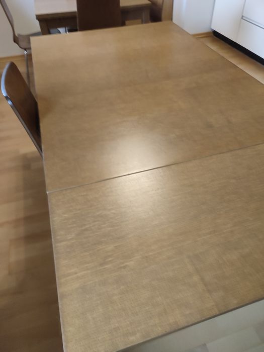 Sprzedaż stołu z krzesłami