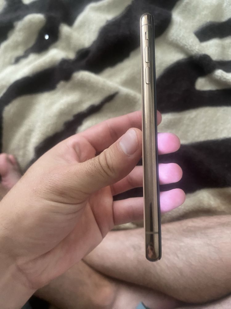 iphone xs 64 gb состояние нового, эксплатация была в чехле