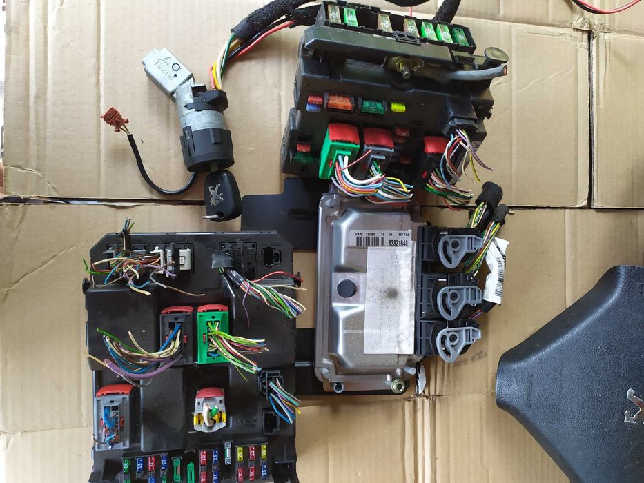 Peugeot 307 1.6 16V komputer stacyjka