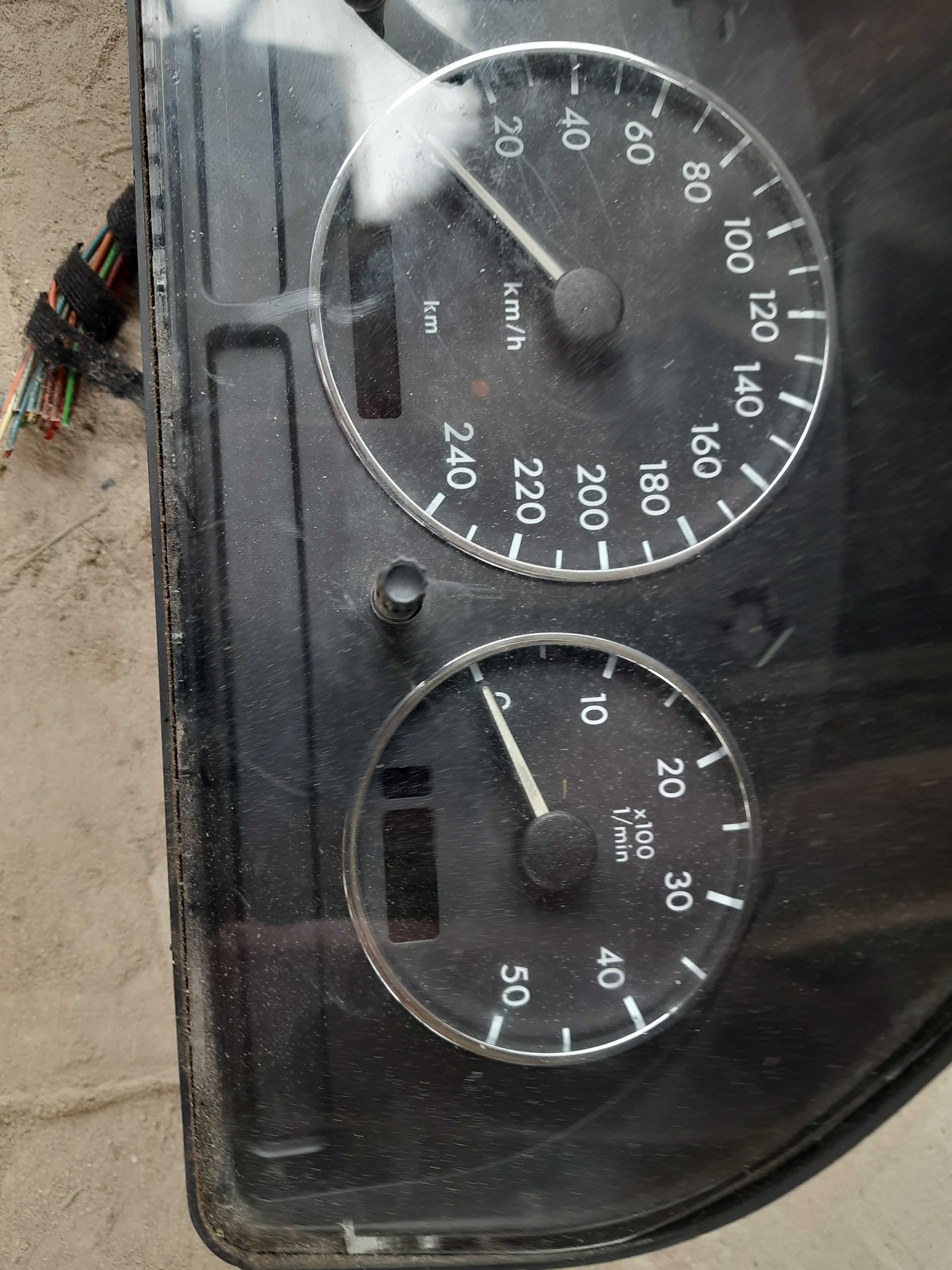 A1635407111 Mercedes приборная доска (щиток приборов) w163 ML 2.7 cdi
