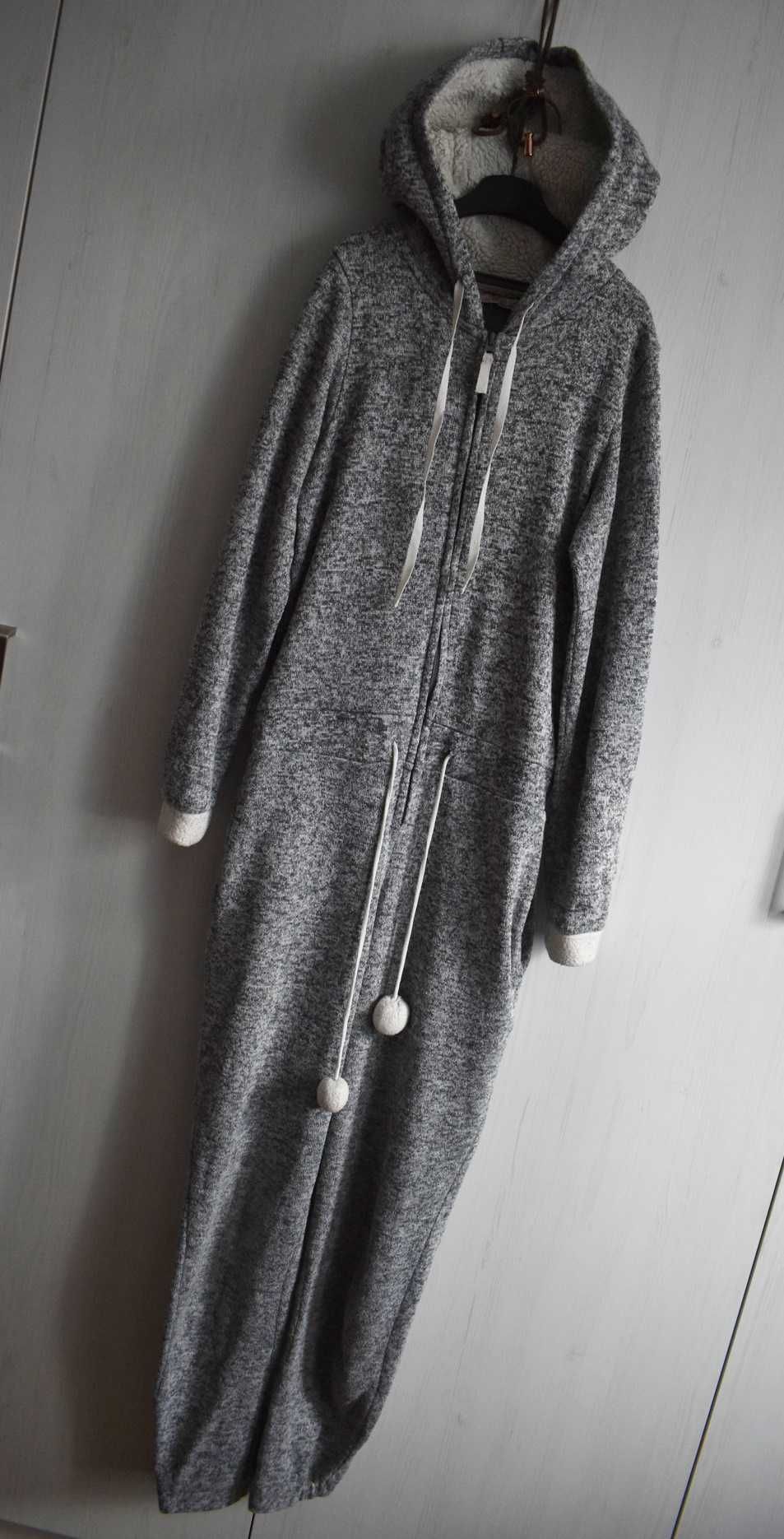 Piżama onesie kigurumi XS S 34 kombinezon z kapturem pajac kaptur