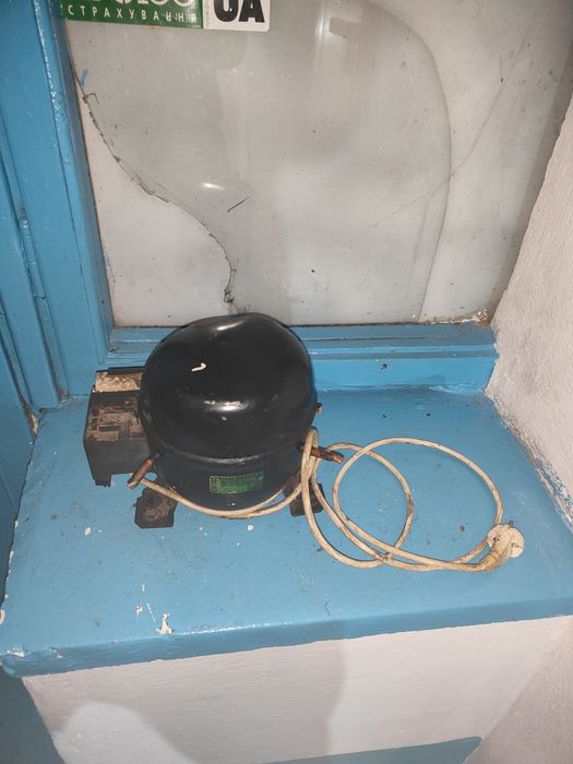 Мотор до холодильника Атлант рабочий