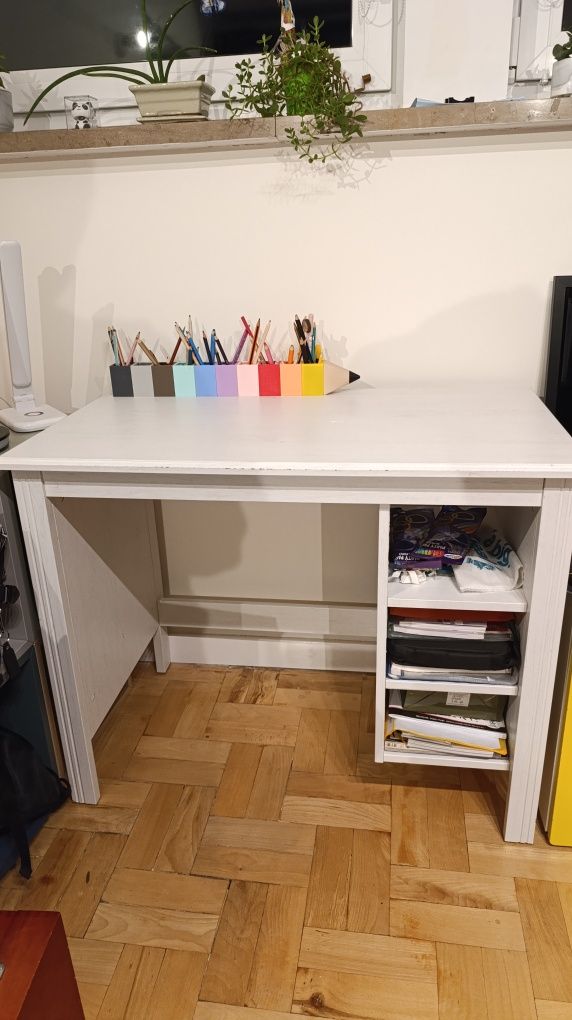 Biurko białe z półkami 90x52 wys. 73