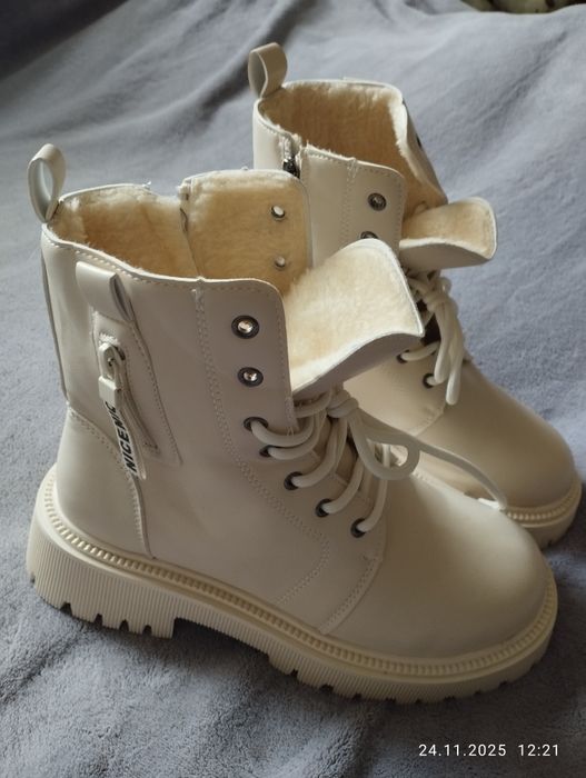 Жіночі зимові ботінки