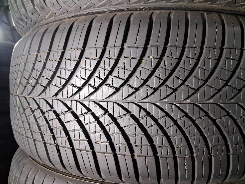 Шини  225/50 R17 Goodyear Vector 4Seasons Gen 3 б/у пара