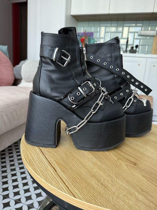 Черевики Demonia camel 205 —39 розмір 25.9см