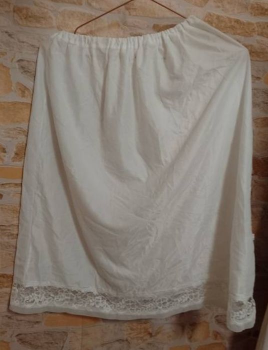 (50/5XL) Biała półhalka pod spódnicę z Londynu, halka