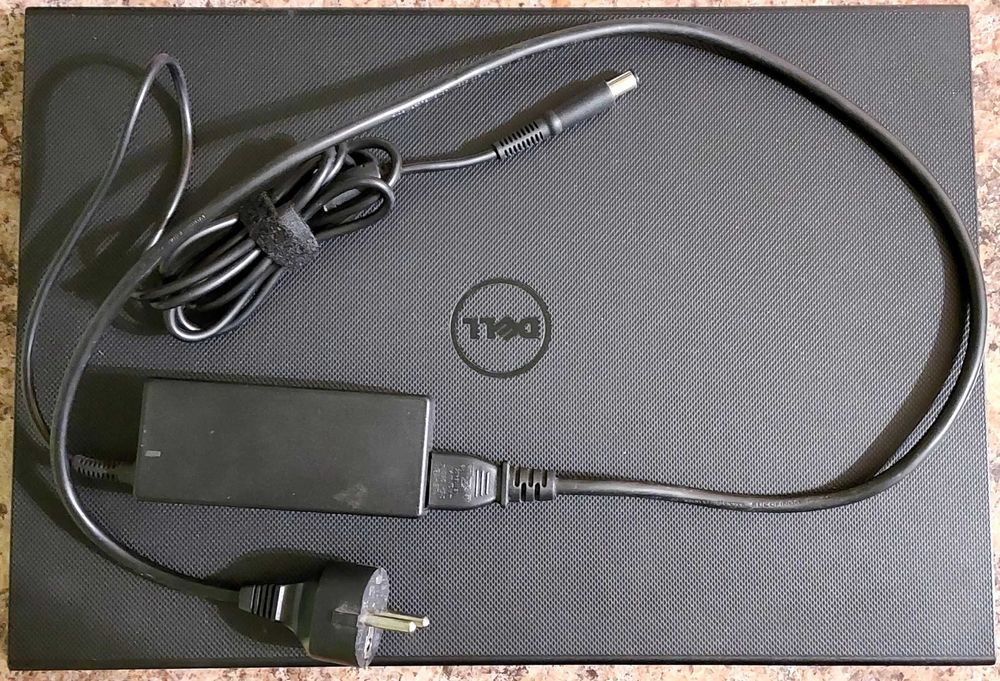 Ноутбук Dell Inspiron 15 3000 series 4/500 intel pentium 3805u