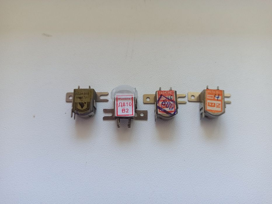 Головки касетного магнитофона 3д24.080 3д24.081 3д24.082 Монолит Д810