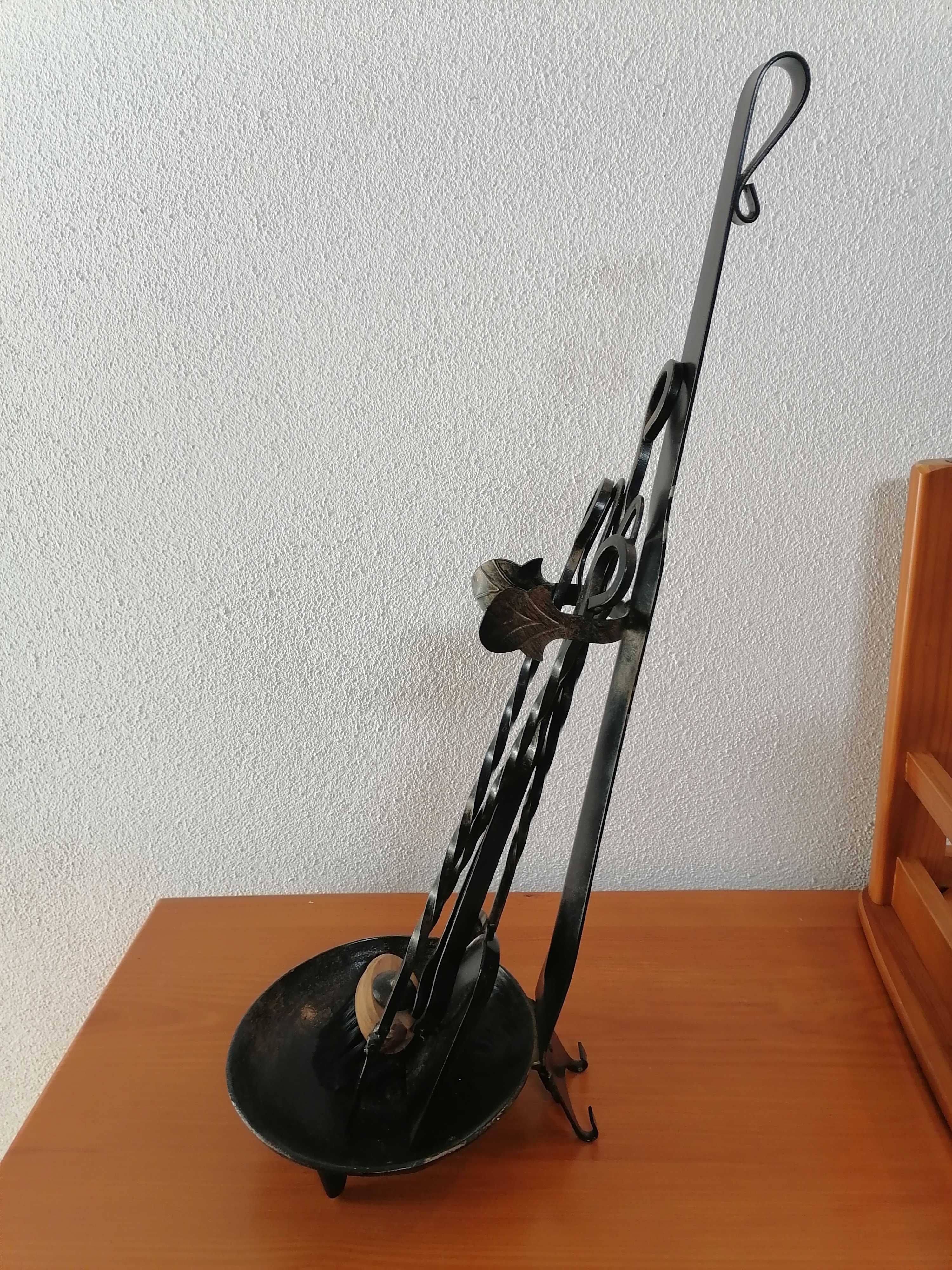 Conjunto acessórios de lareira em ferro forjado (novo)