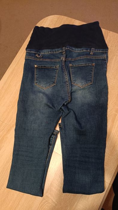 Spodnie ciążowe z dziurami