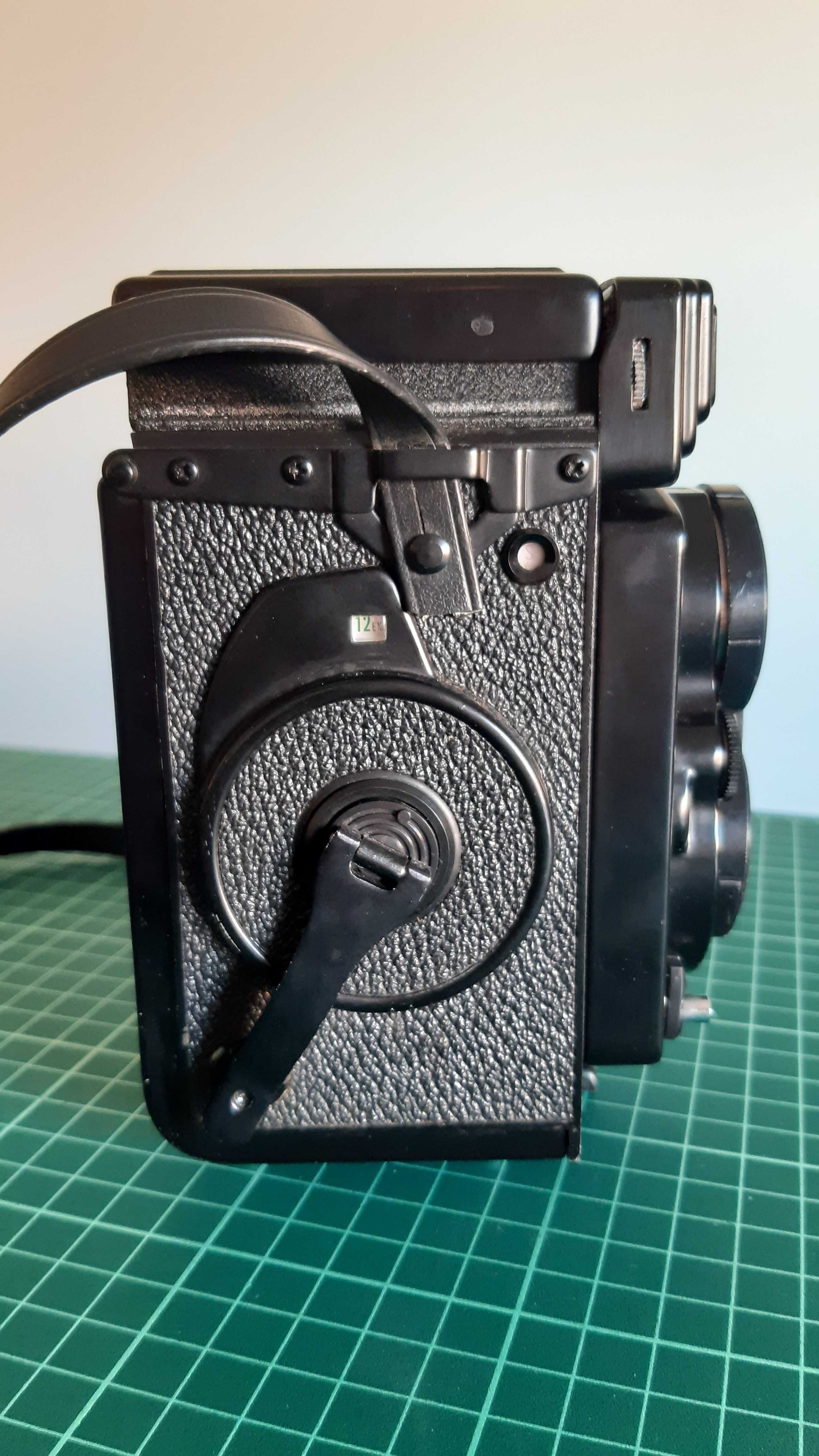 Yashica MAT 124G com Bolsa e Pára-sol