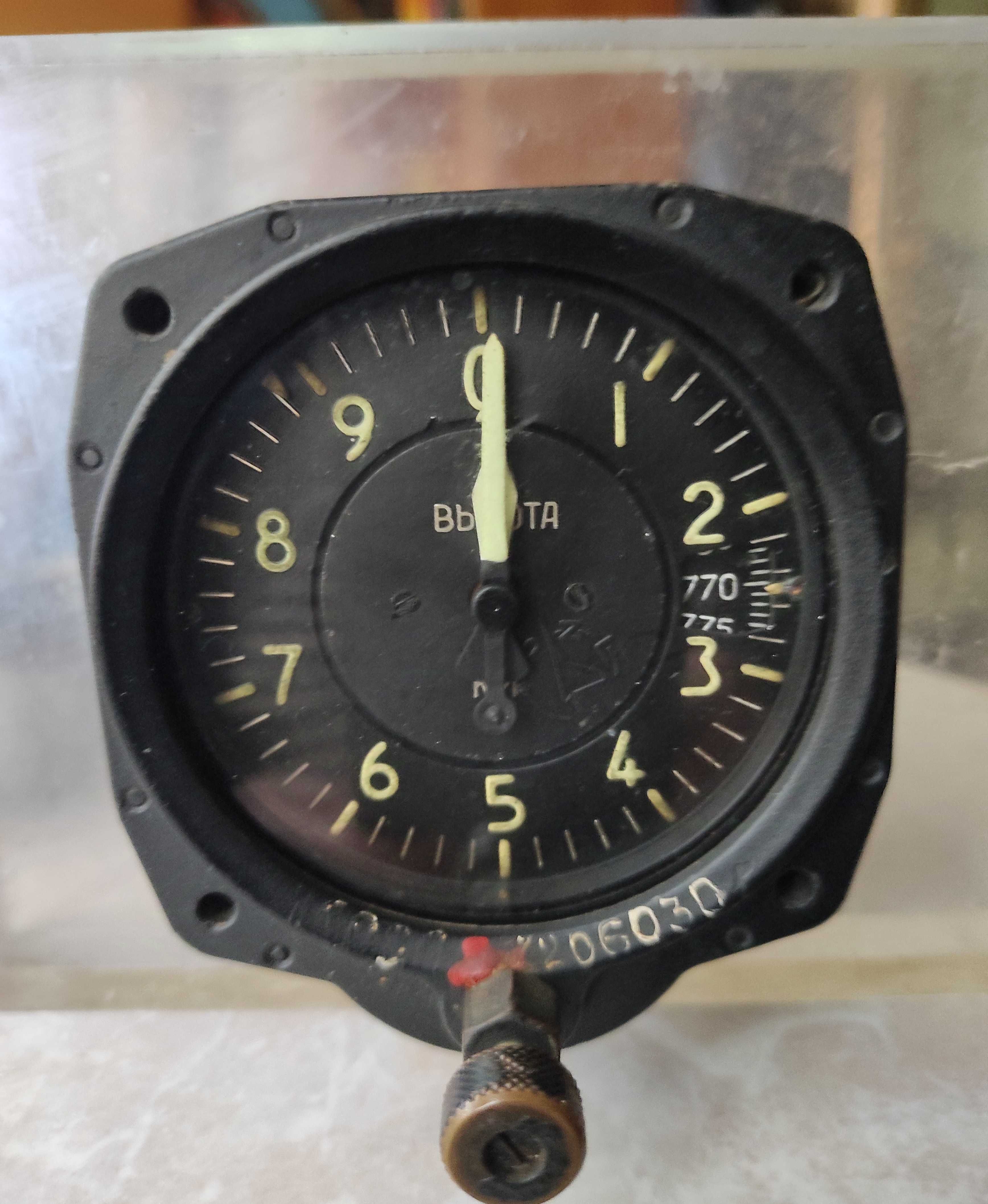 Двухстрелочный высотомер ВД-10(Ан-2)