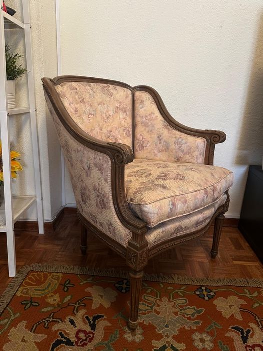 Conjunto de poltronas crapaud estilo Luís XVI