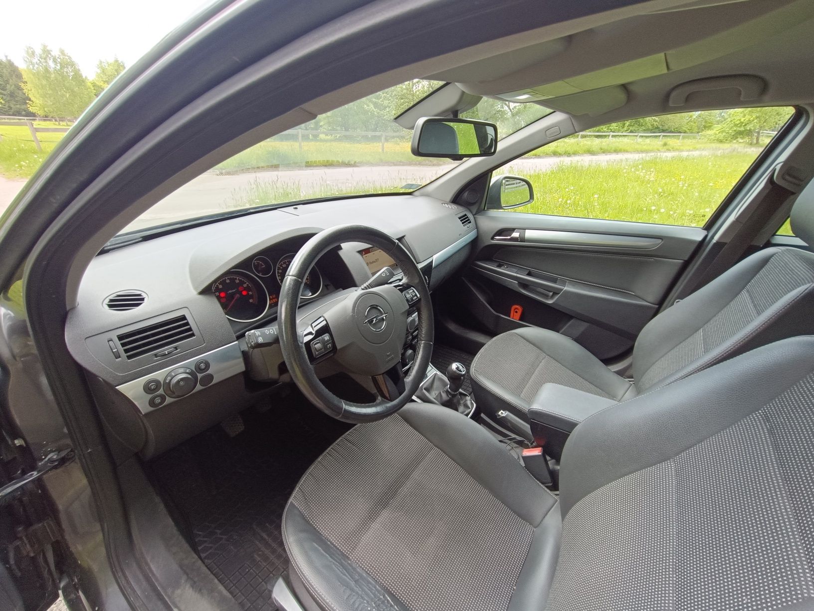 Opel Astra H 1.6T Cosmo