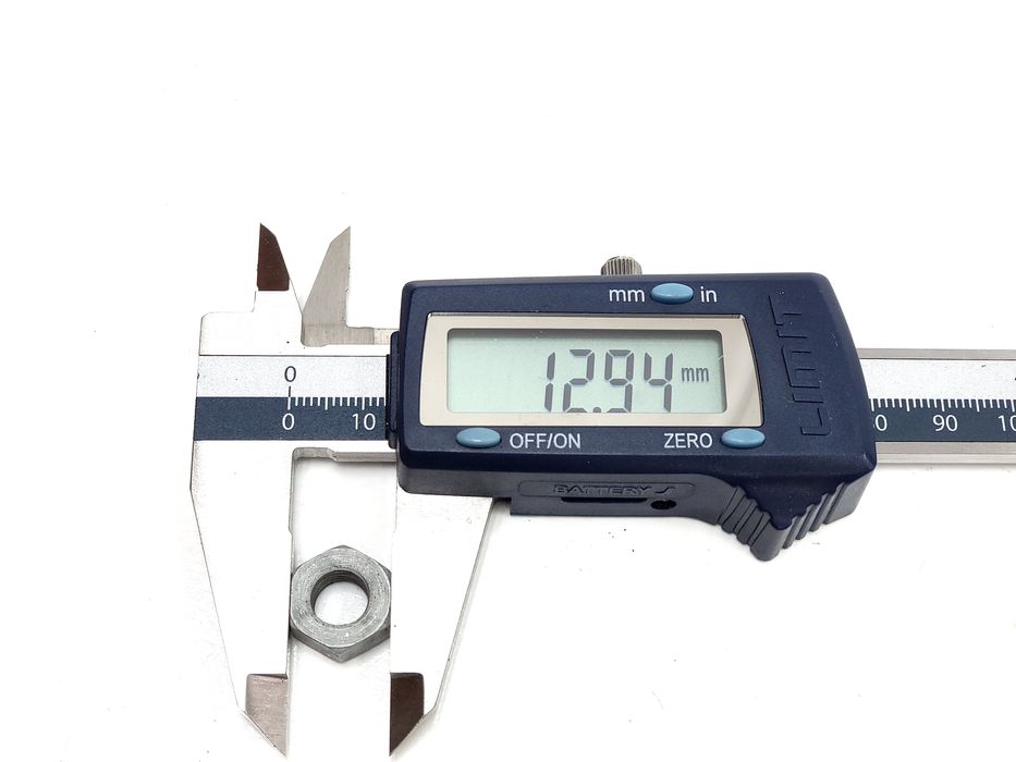 NOWA Nakrętka M8 koło przód Romet Universal Tyler PRL klucz 13 mm