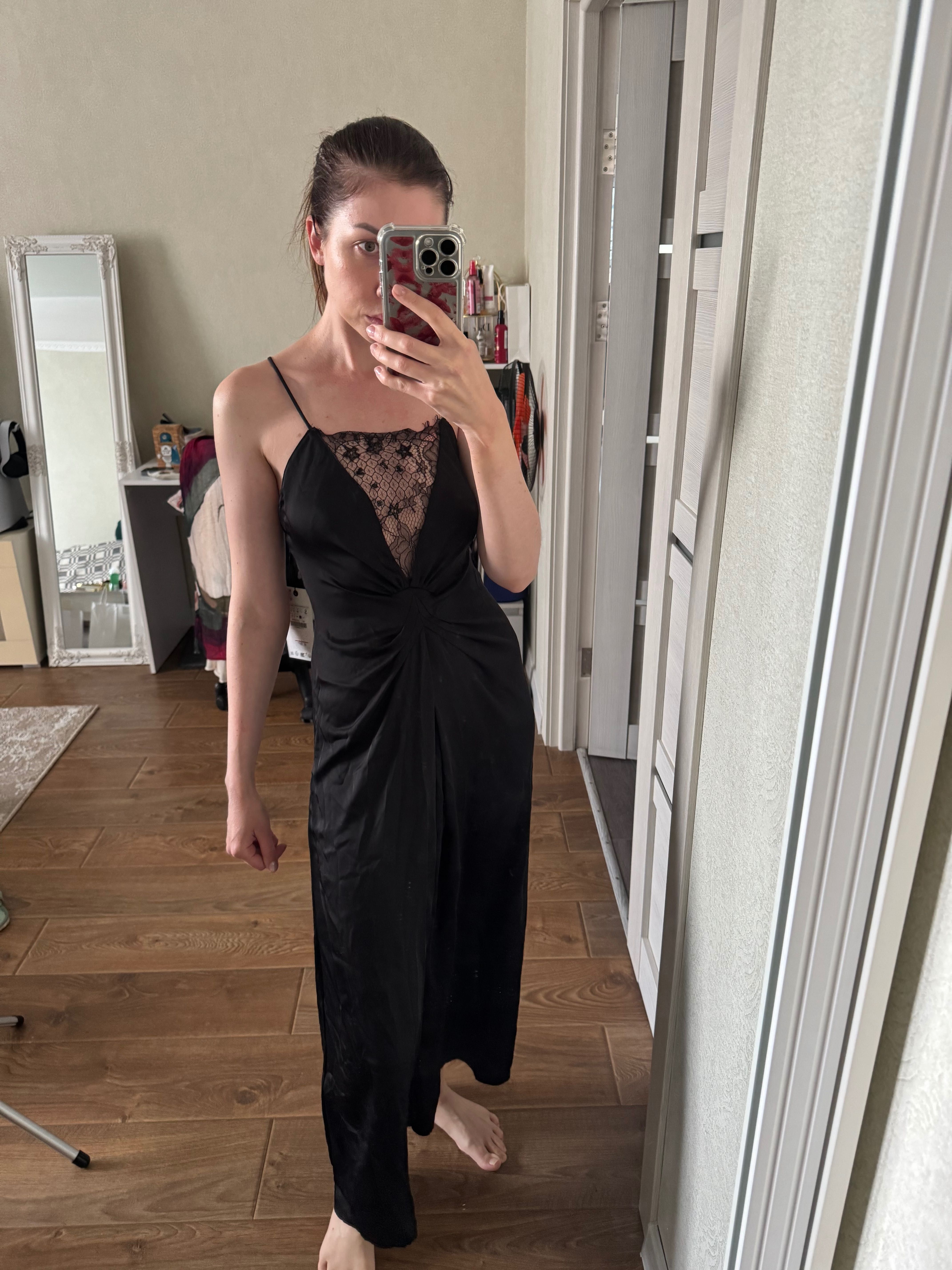 Нова сукня в білизняному стилі з мереживом Zara