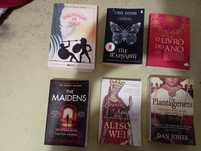 Livros á venda, usados como novos .