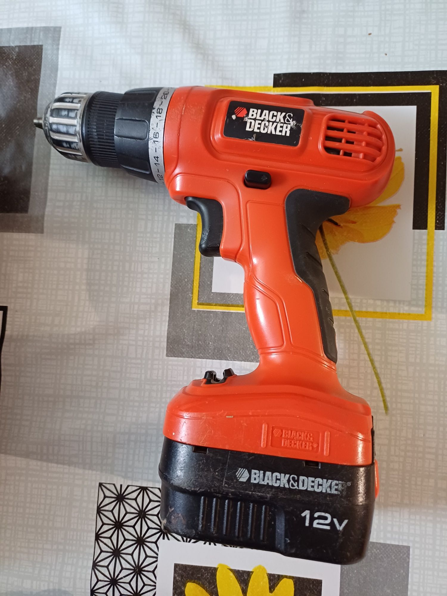 Wkrętarka akumlatorowa Black&Decker 12V