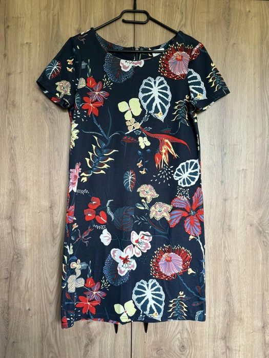 Granatowa sukienka z kolorowym kwiatowym printem vila rozmiar L