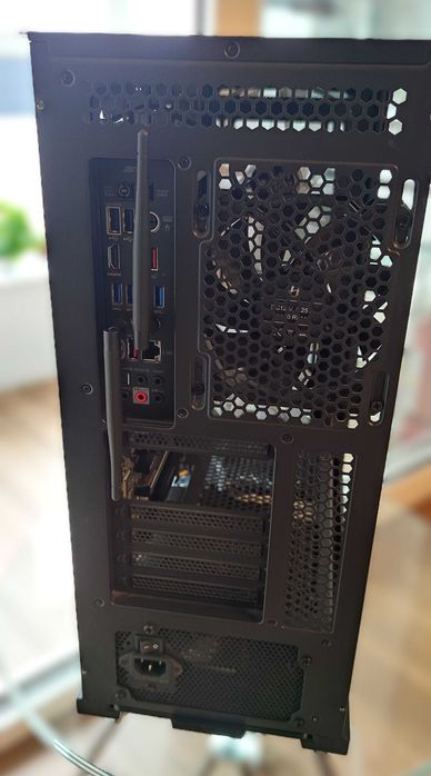 Комплект корпус ПК Lian Li + материнська плата MSI X570S + БЖ EVGA 750