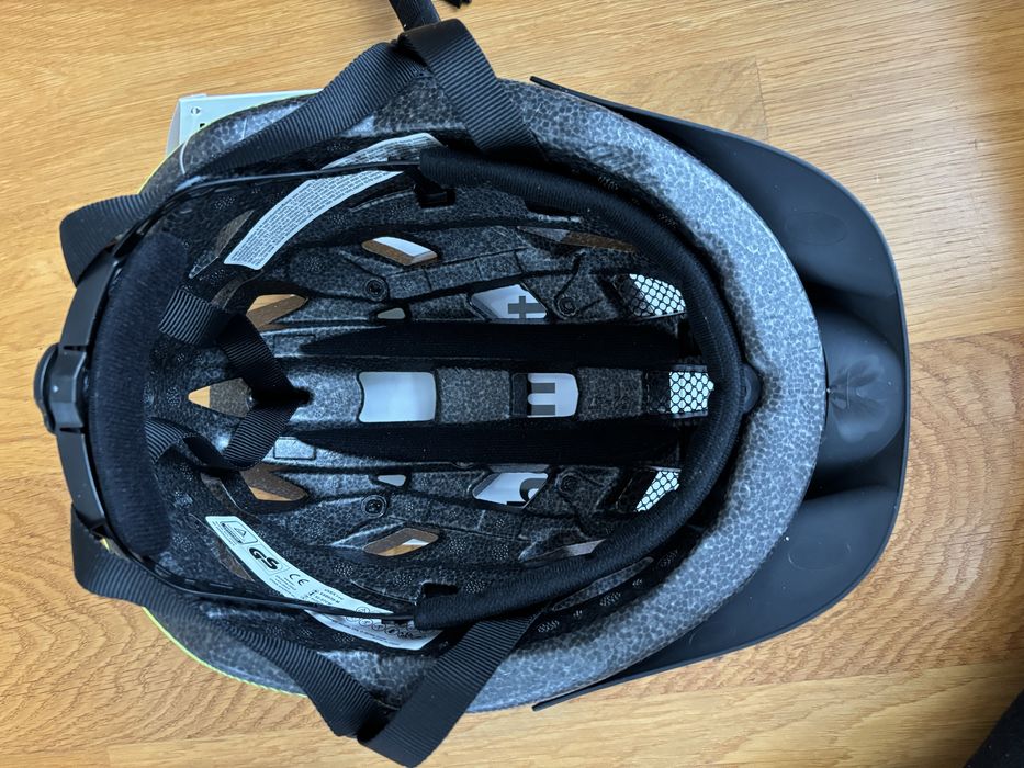 Kask rowerowy UVEX I-vo (52-57 cm) rhino - neon yellow