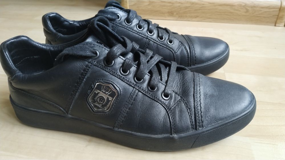 Взуття чоловіче шкіряне